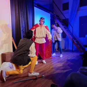 Review: THE COMPLETE WORKS OF WILLIAM SHAKESPEARE (ABRIDGED) BY DAFNEY PRODUCTIO Photo